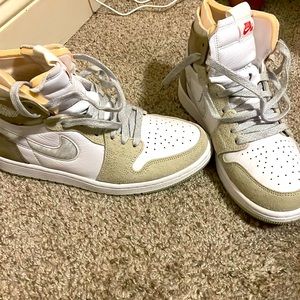 Barely worn Air 1 Zoom Comfort